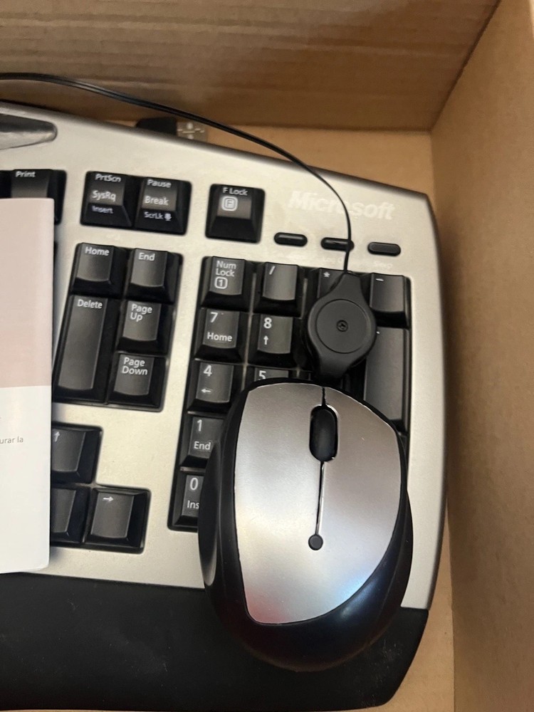 Microsoft Advanced Ergonomic Wireless Laser Desktop 4000 Keyboard Mouse G2U