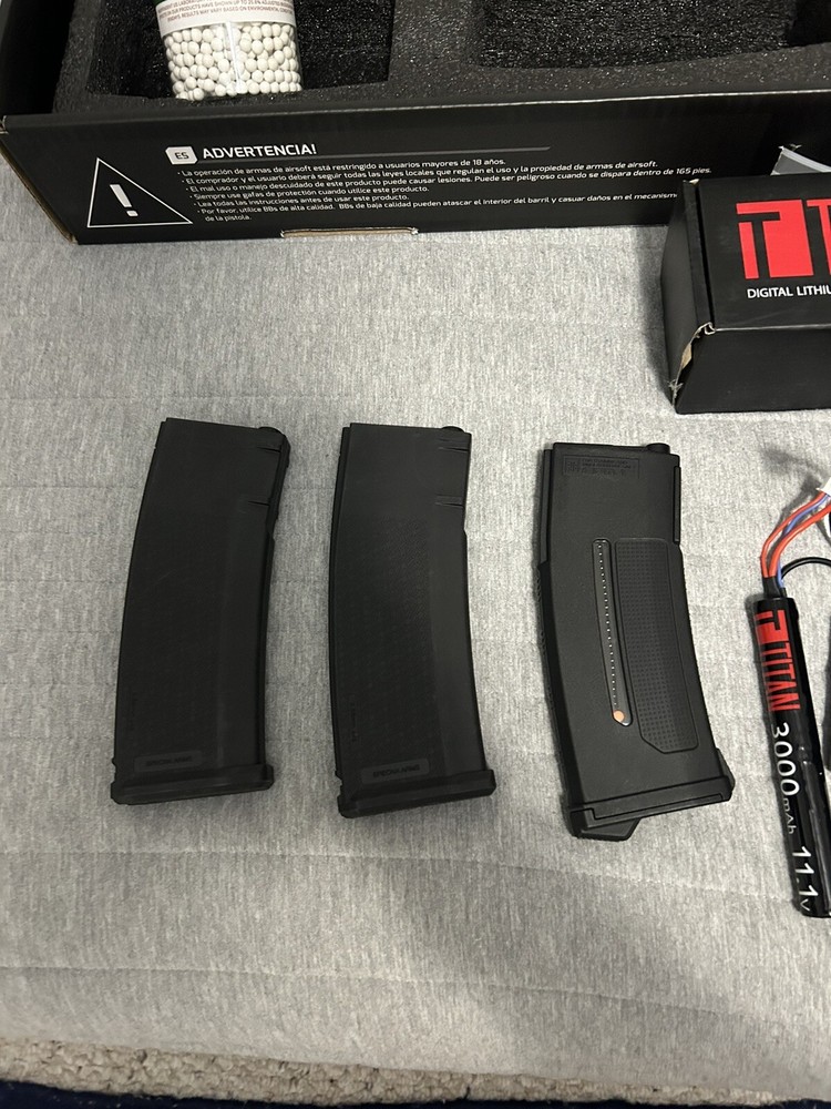 airsoft gun