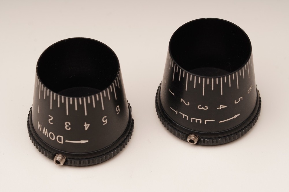 Adjustable Turret Caps Up & Down, Left & Right Leupold? Schmidt?