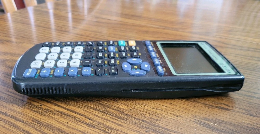 Texas Instruments TI-83 Plus Graphing Calculator w/Cover TESTED & Working!