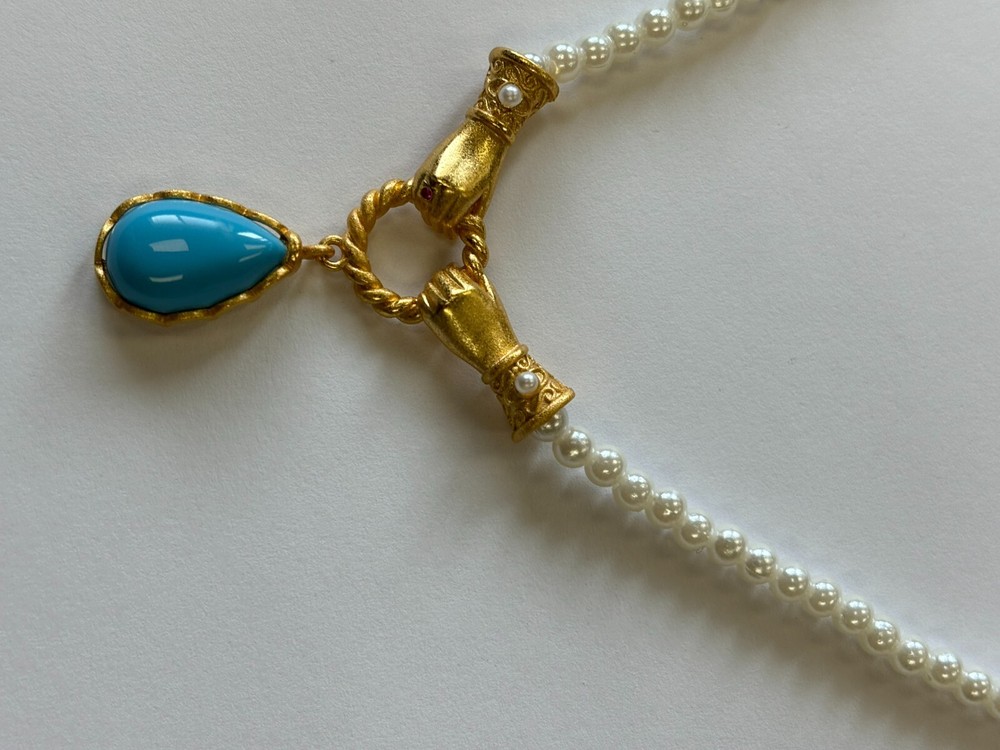 Hand Hold Loop Barbie Style Necklace