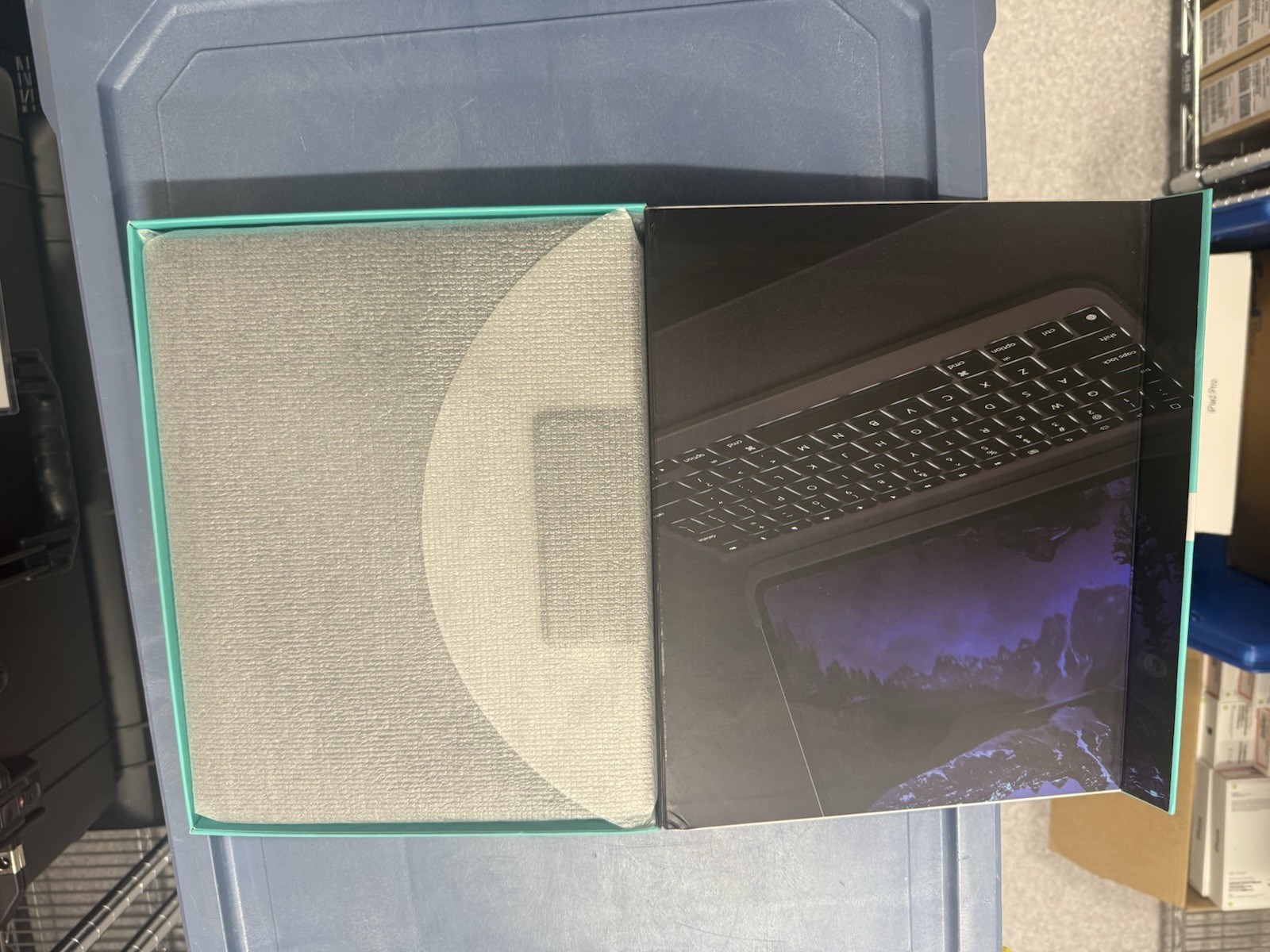 Logitech Slim Folio Pro for iPad Pro 12.9" (3rd Generation) with Keyboard