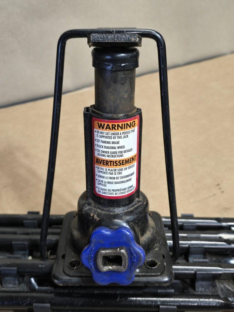 2000 2011 FORD RANGER EXTENDED CAB JACK WITH TOOLS