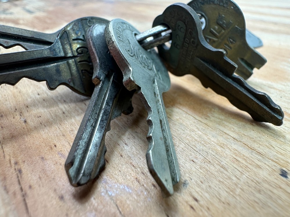 1940s Vintage WW2 USN Navy Dog Tag Issued to Robert Kirkwood Unresearched