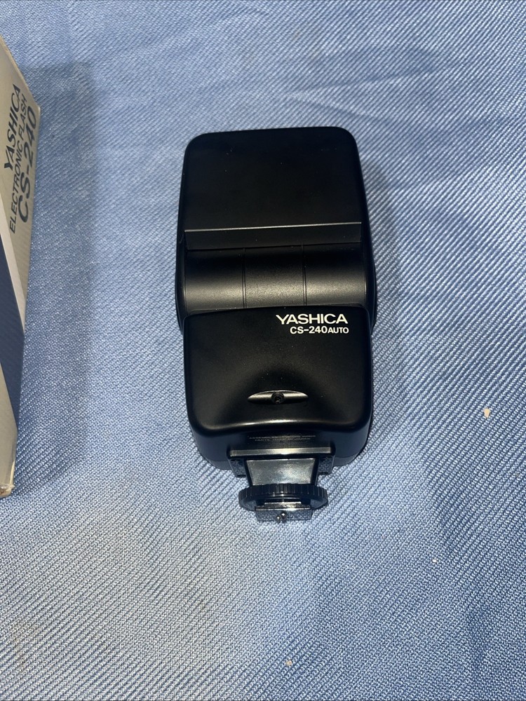 NWB YASHICA CS-240 Auto Electronic Flash. Flash Functions