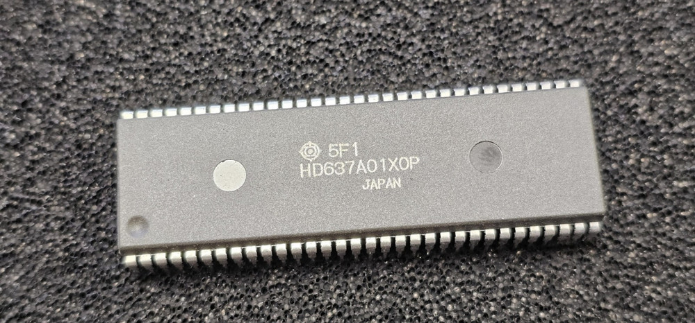 Hitachi HD637A01X0P 8bit Microcontroller CPU MCU MPU 63701 DIP-64
