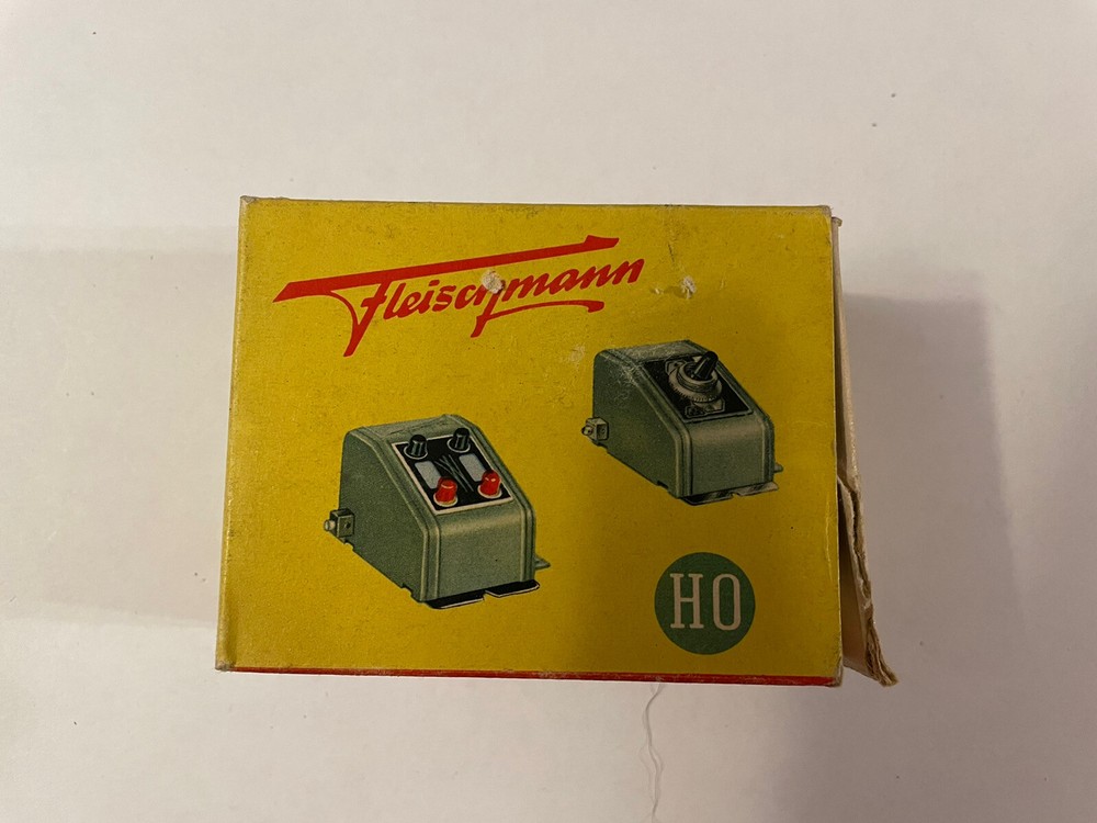 FLEISCHMAN HO Switch Direction Illumination Control W/ Original Box 2 X 516