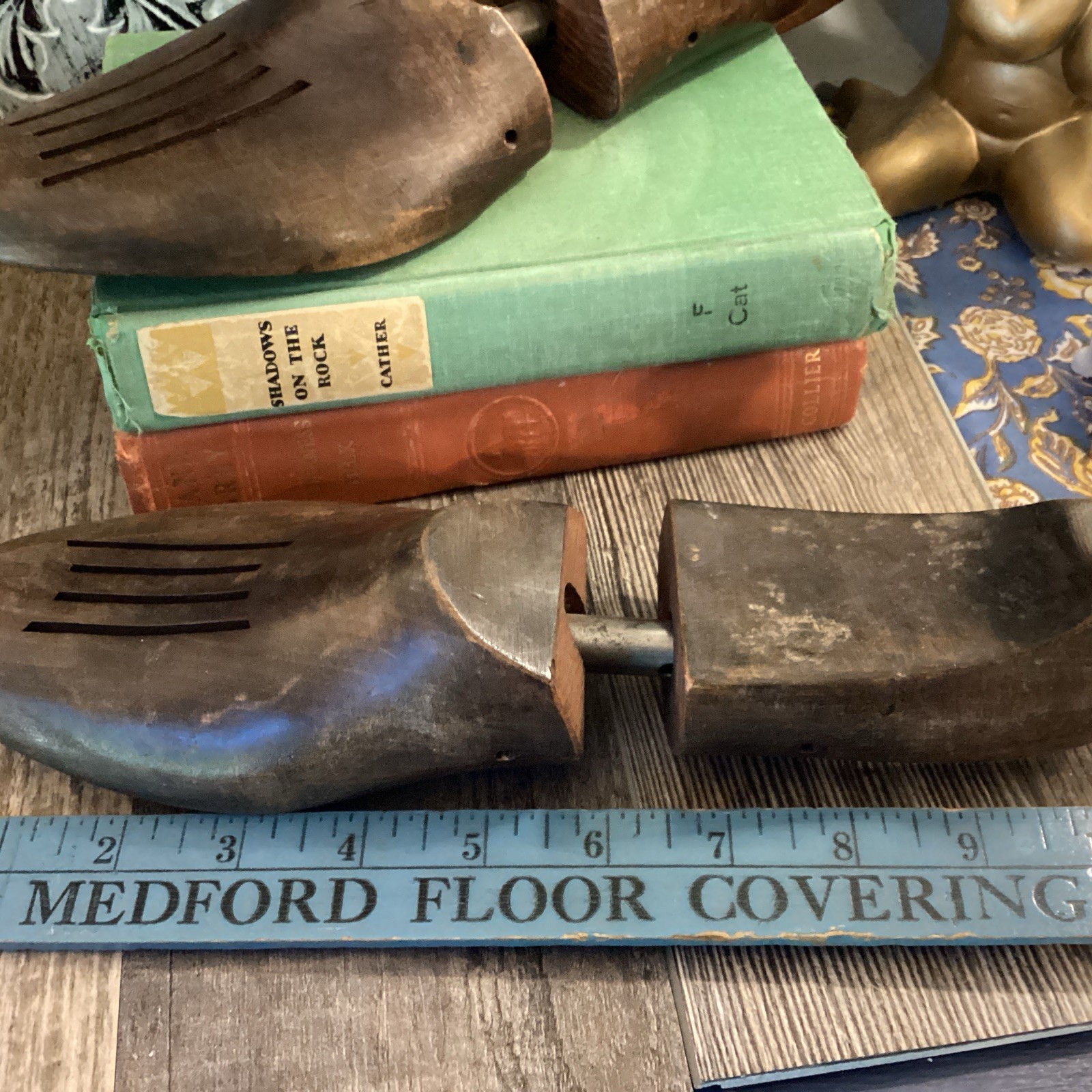 SHOE TREE WOOD WOODEN STRETCHER Marked 7D Vintage Shoe Form Pair