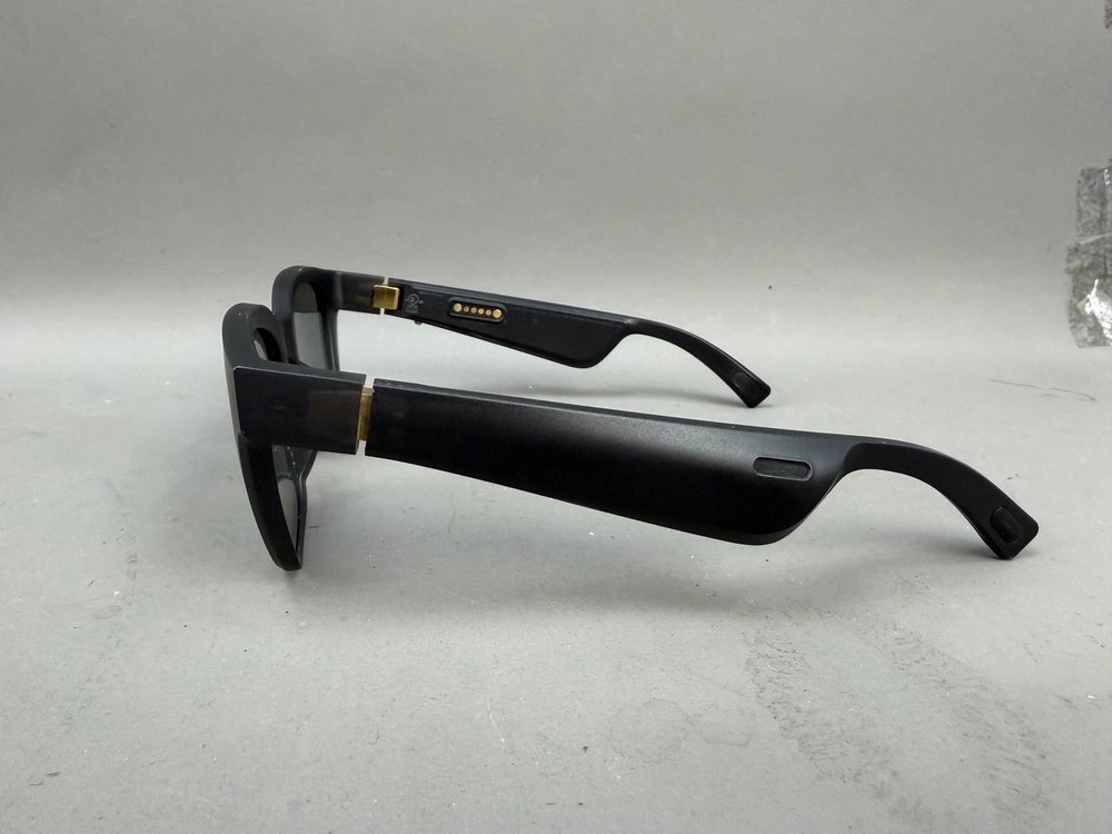 BOSE BMD0006 Black Audio Sunglasses Frames W/ Charger, Case