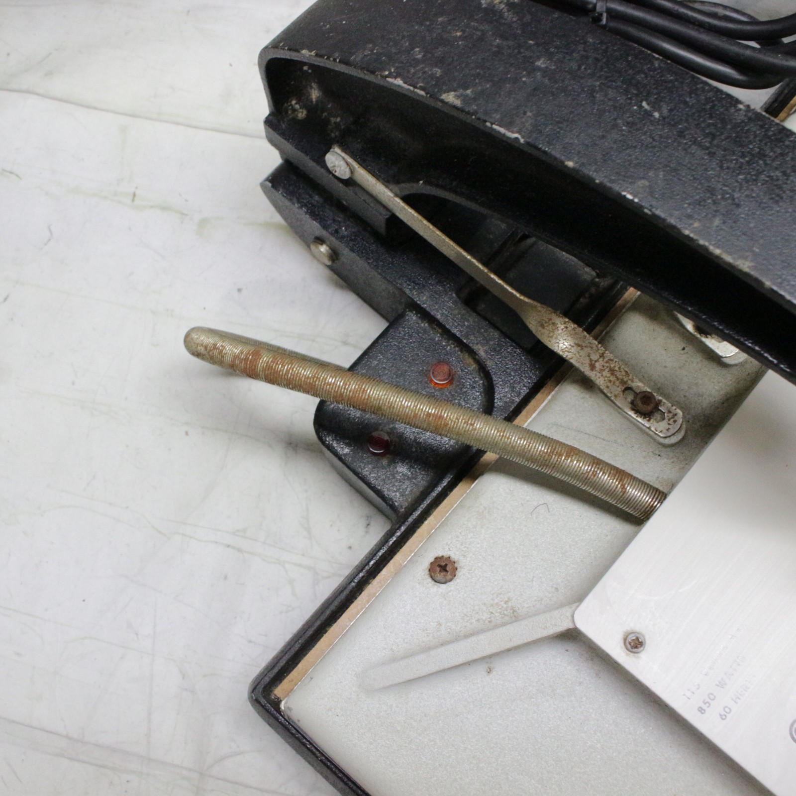 Seal Products - Seal Compress 110S Dry Mounting Laminating Press 15" x 12"