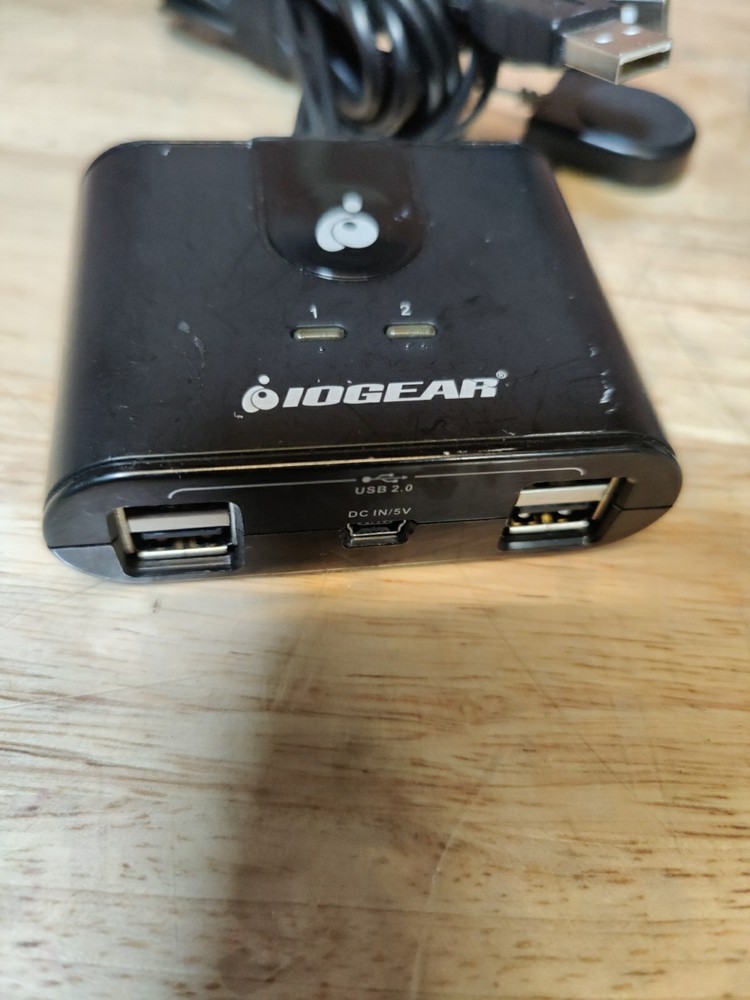 IOGEAR 2x4 2.0 Peripheral Sharing Switch GUS402 Black