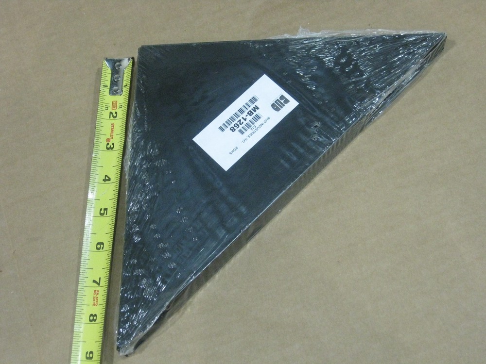 MB-1268 PAIR Bud Industries corner mount bracket 9" x 9" new sealed triangular