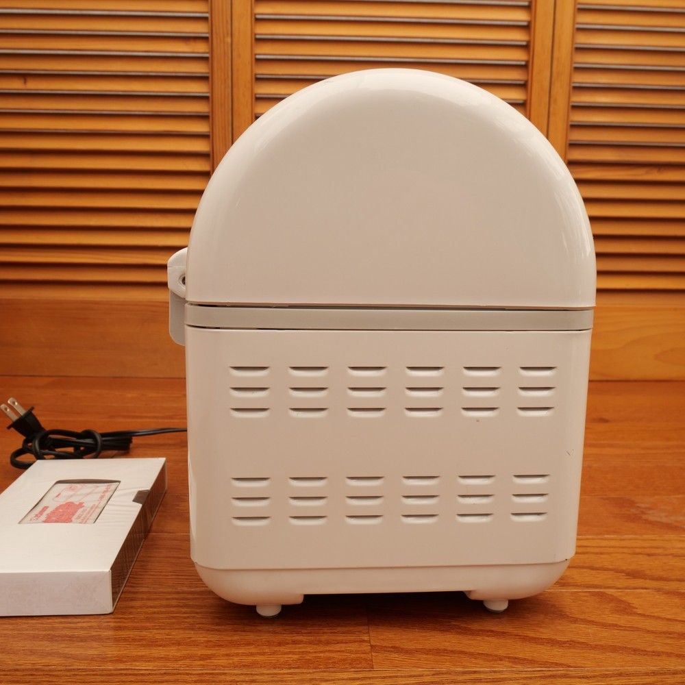 Zojirushi Home Bakery BBCC-V20 Bread Maker Machine 2lb Programmable Tested Works