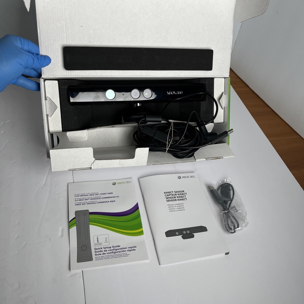 Microsoft Xbox 360 Kinect Sensor Model 1414 Motion Camera w/ Box Manuels, Etc