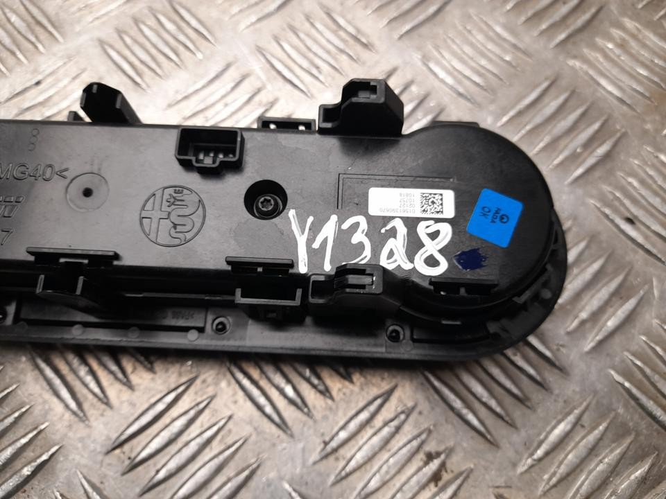 2018 Alfa Romeo Giulia Climate Control Panel 01561390670