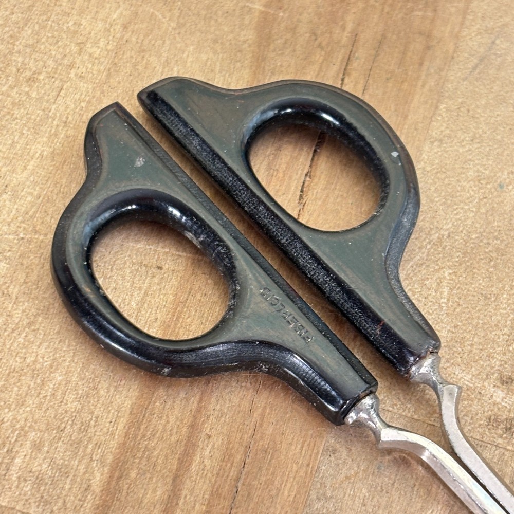 Vintage Art Deco MCM Sewing Scissors, 4.5"