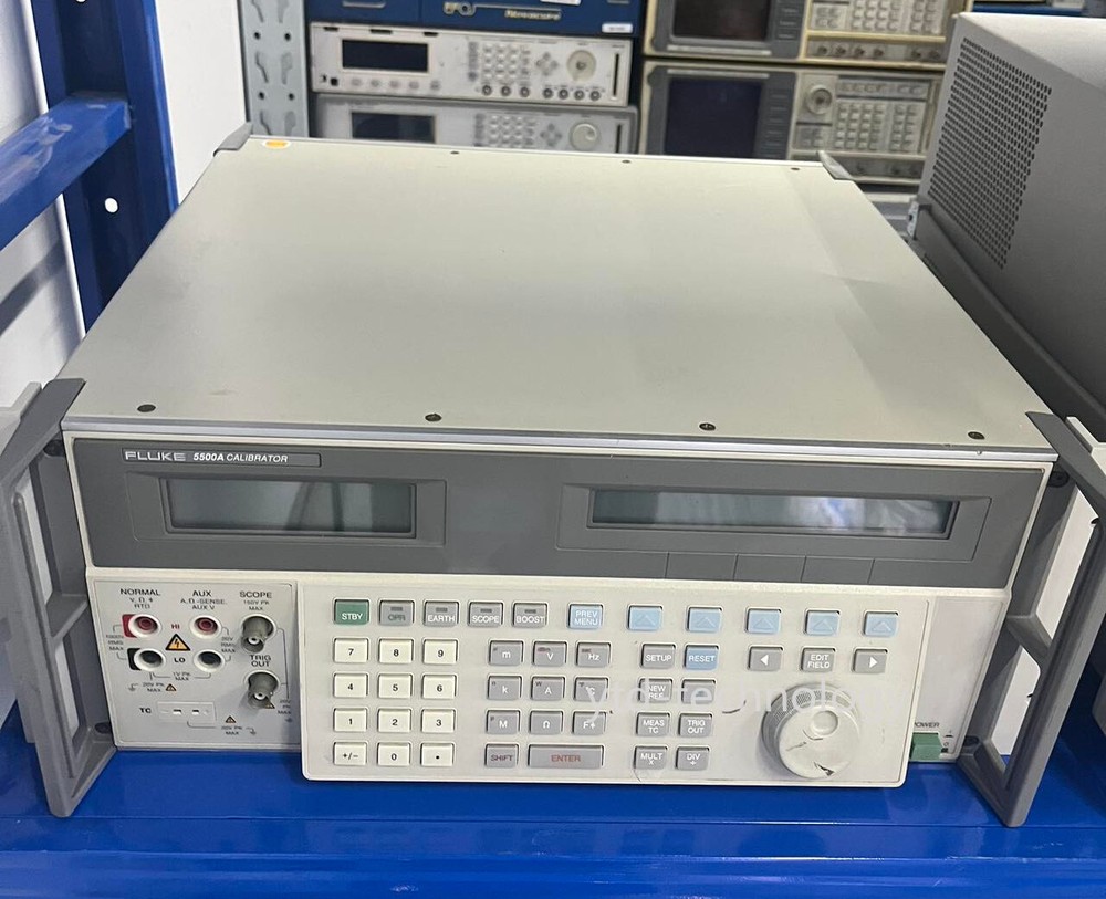 FLUKE 5500A Machine Calibrator FLUKE 5500A FLUKE 5500A/