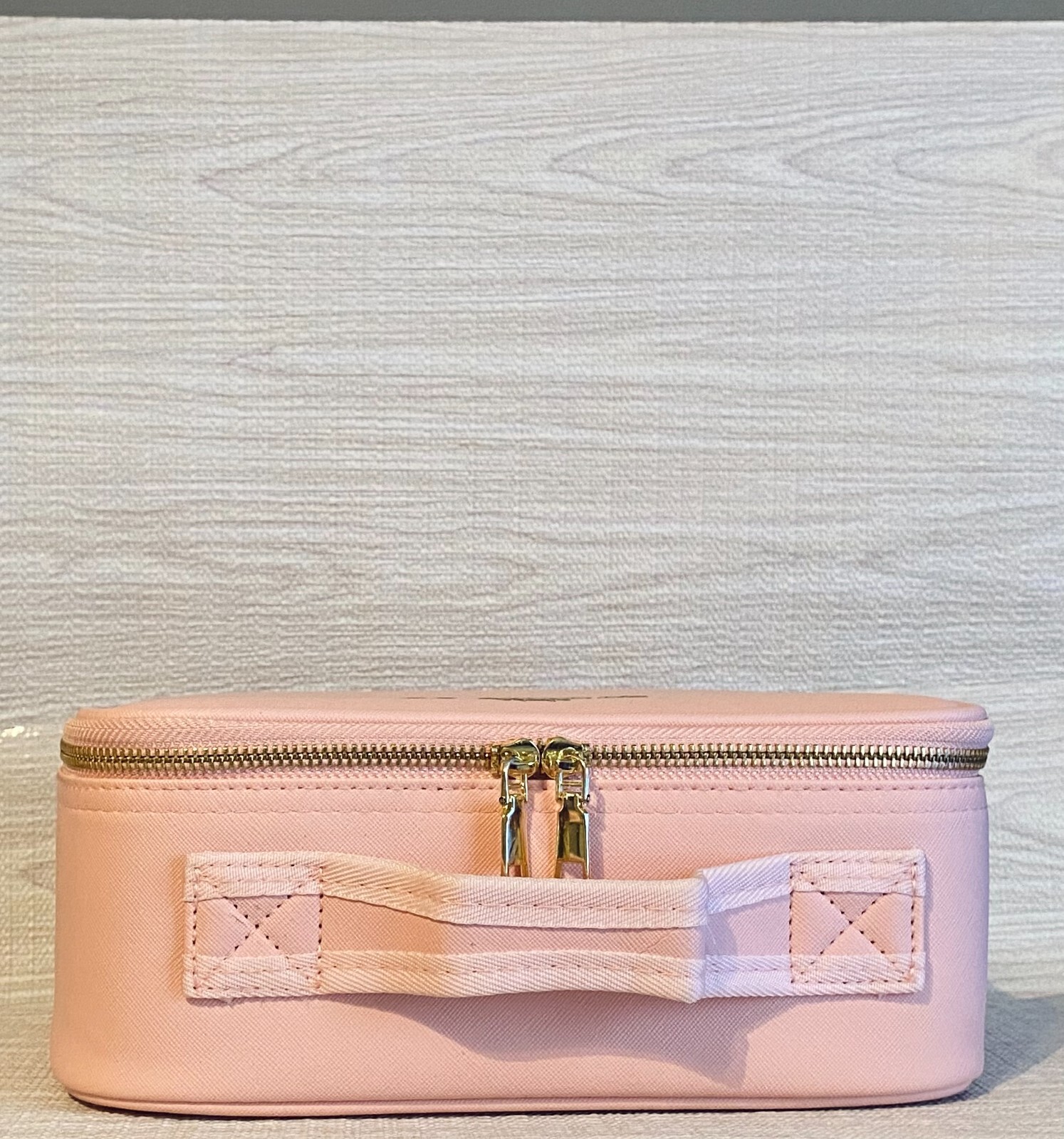 GlowandGo Makeup Case --Travel Bag Cosmetic Case with LED Lights and Mirror-