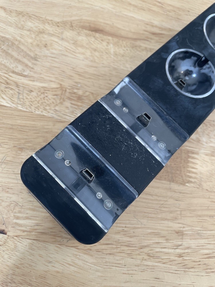 PS3 Move Quad Dock Pro For PlayStation 3 DGPS3-3811 Untested