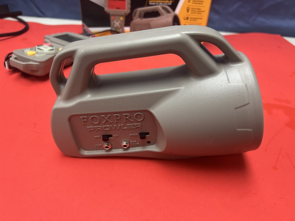 FOXPRO PROWLER GAME CALLER WITH BOX