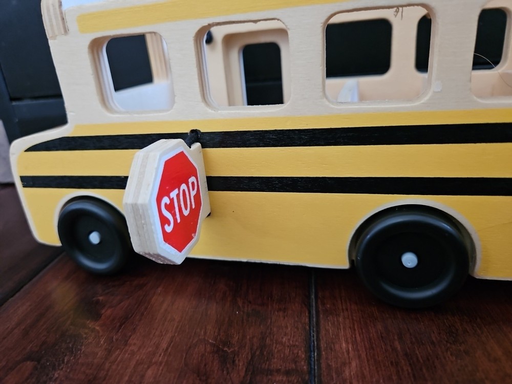 Melissa & Doug School Bus W/figures