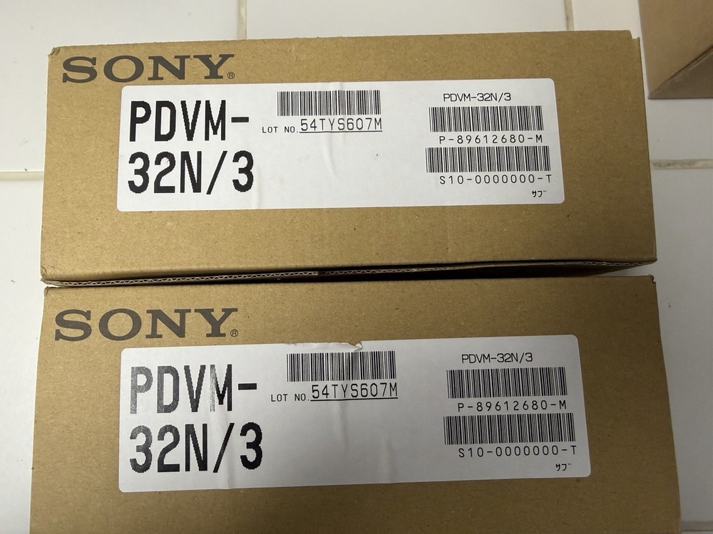 SONY DSR-DU1 + CA-DU1 + PDVM-32N/3 Compact Videodisk Unit Bundle