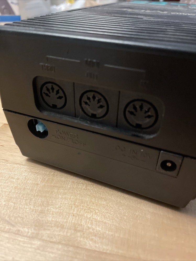 Yamaha MDF1 MIDI Data Filter without Power Supply - Powers On