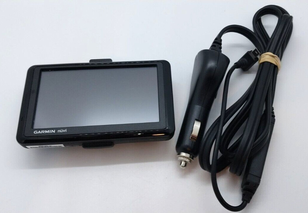 Garmin Nuvi 1390 GPS Navigation GMT 25 Bundle