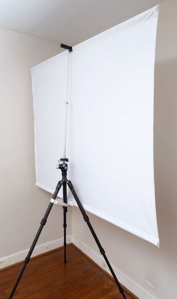 Screen2Go 75″ Portable Projection Screen – Easy Setup & Travel-Friendly, EX+