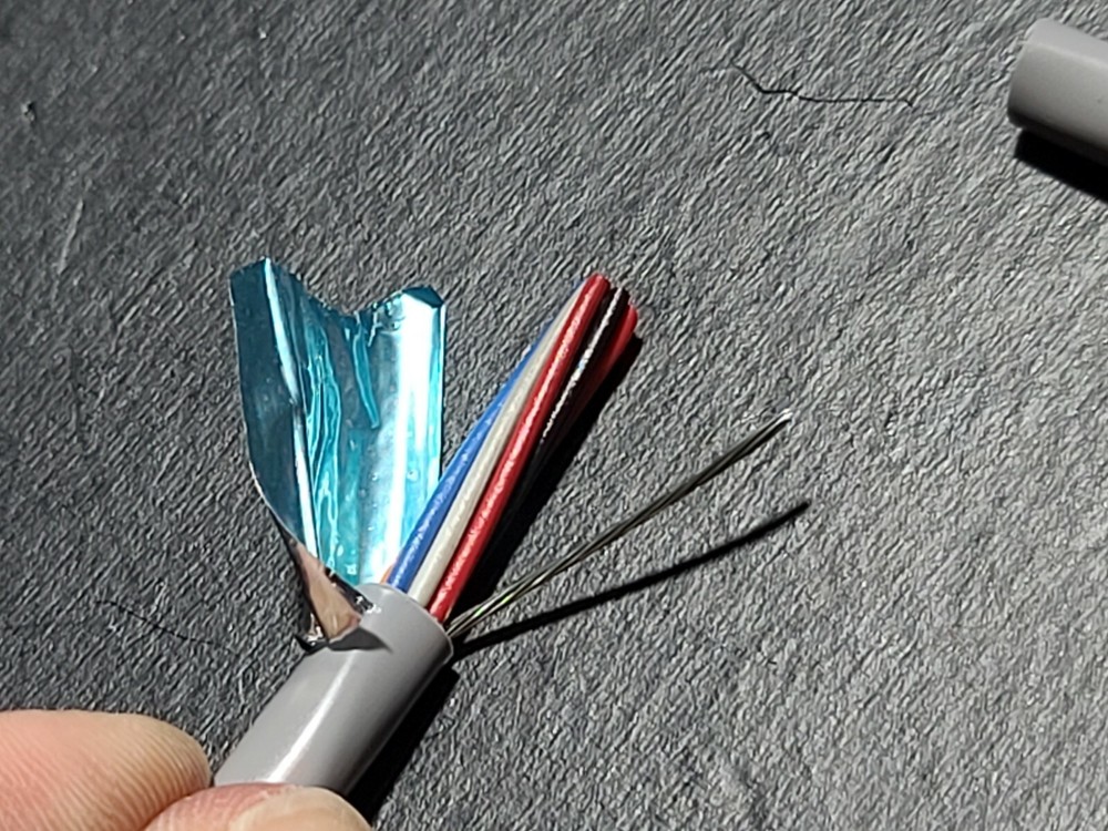 Carol C0764A 22/8C Shielded Computer/Communications/Control Cable CMR Gray /50ft