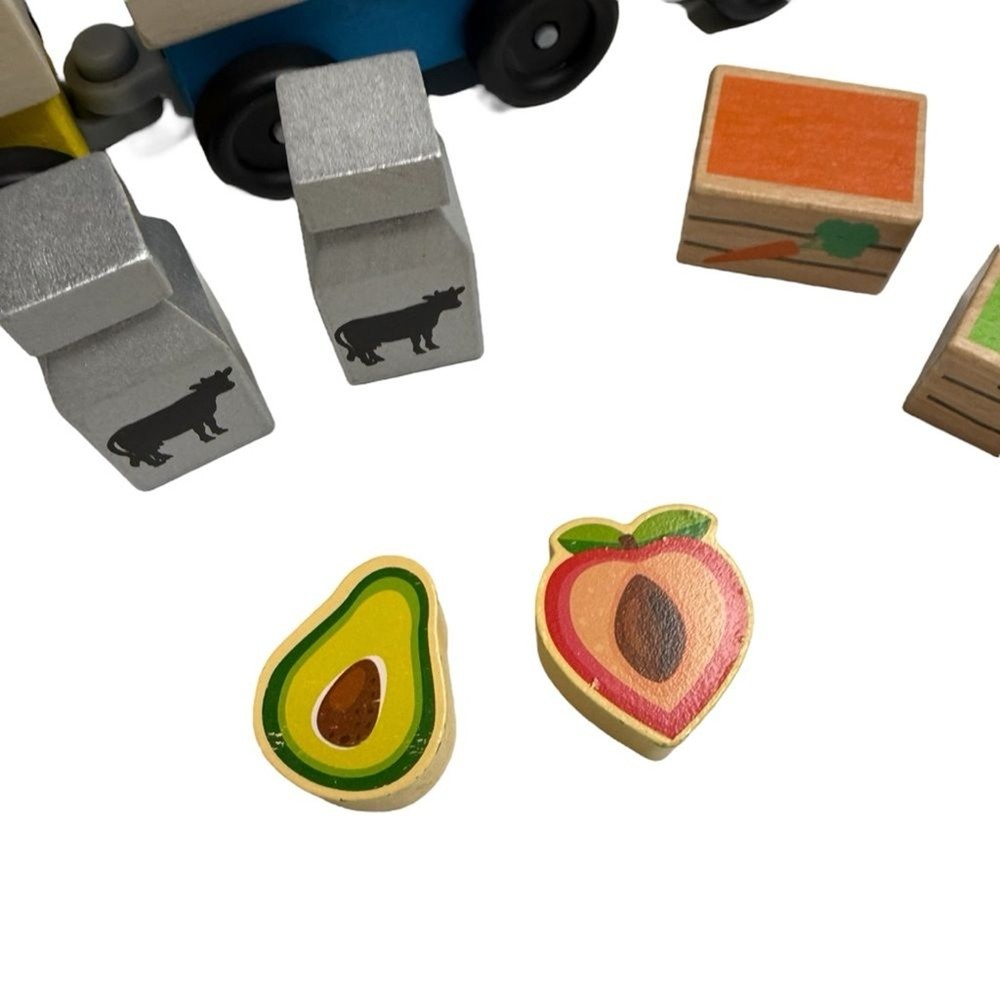 Melissa & Doug Wooden Train with blocks