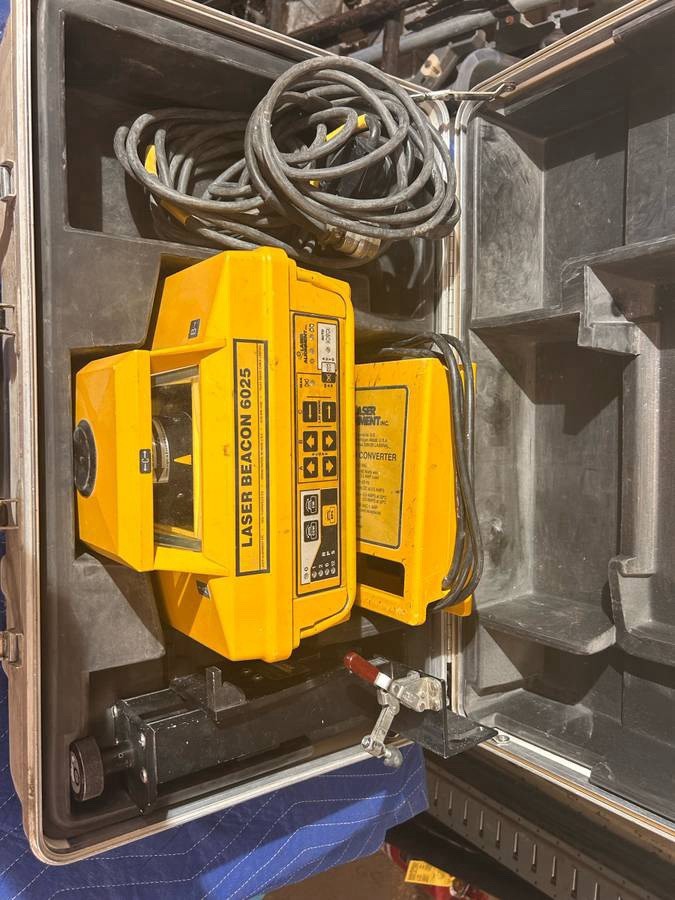 Laser Alignment Laser Beacon #6025 W/ Universal A.C Converter Construction Tool