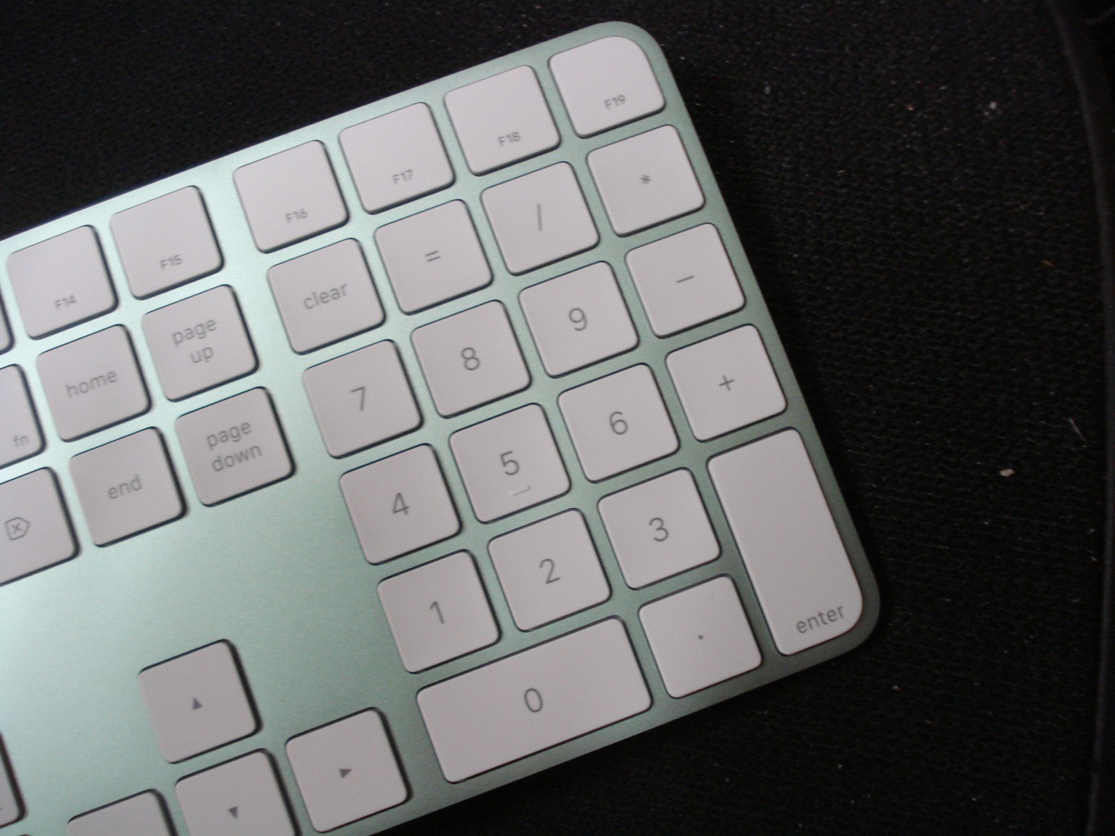 NEW Apple Magic Keyboard W/Touch ID & Numeric Keypad A2520 MMMR3LL/A GREEN