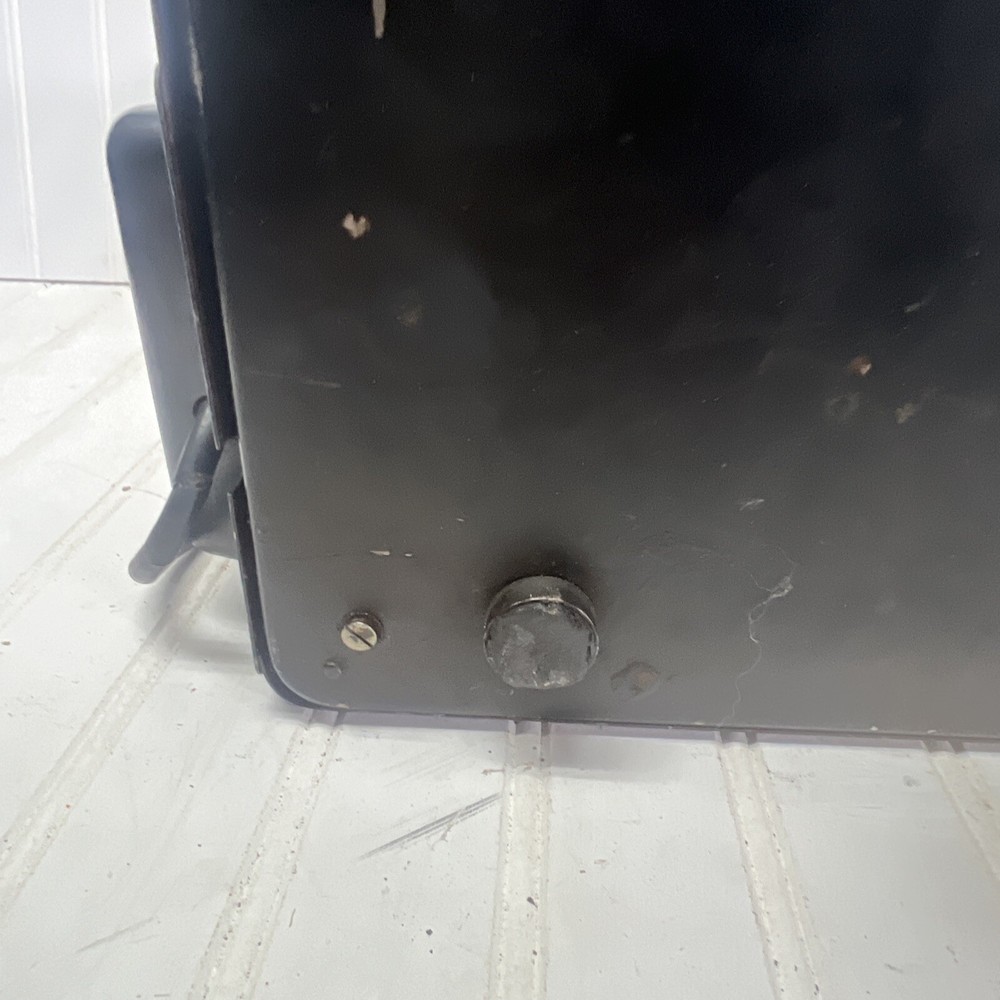 Vintage Model W Electric Victor Adding Machine Untested Display