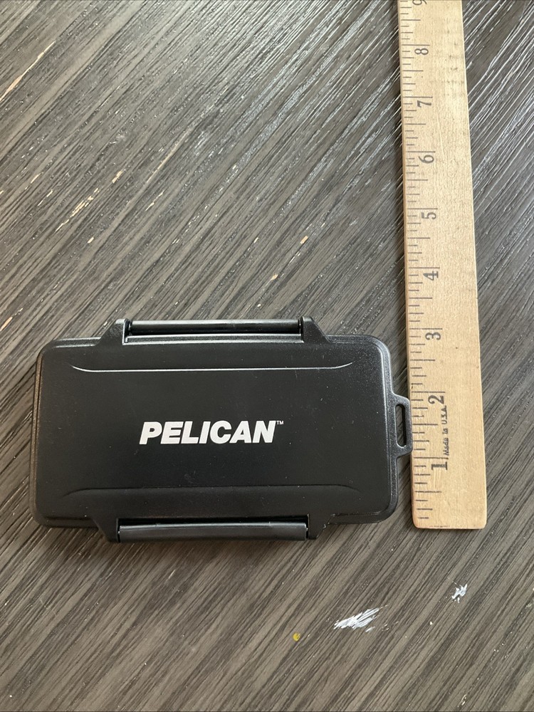 Pelican Memory Card Hard Case Excellent Condition