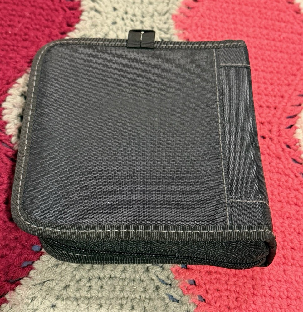 CASE LOGIC 32 CD/DVD/Blu-ray Nylon Zippered CASE WALLET (Black)