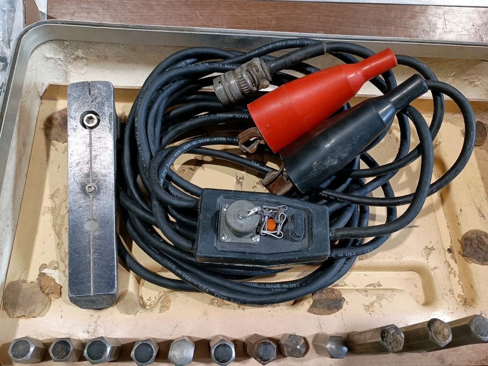 Laser Alignment BEAM ALIGNER MODEL 4700 WITH LEADS Plumb Bobs & Remote Line +