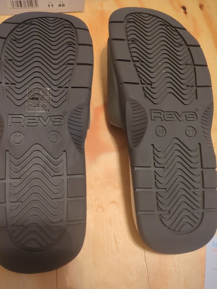Men's Size 12 Revs Ness Grey