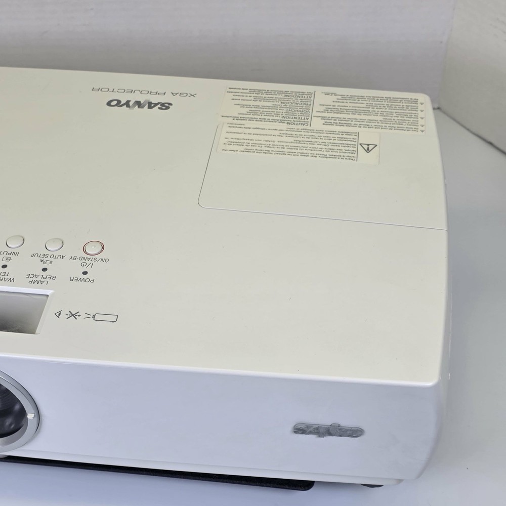 Untested Sanyo PLC-XC56 XGA projector