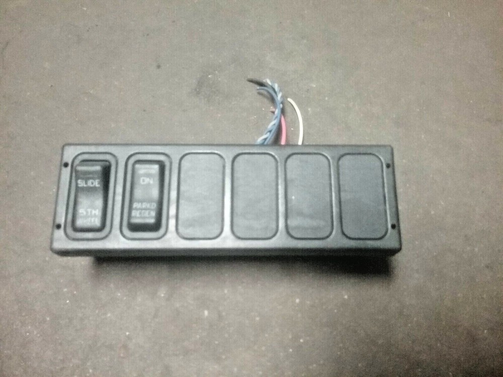 INTERNATIONAL SWITCH PANEL 3575432C4 , 32289