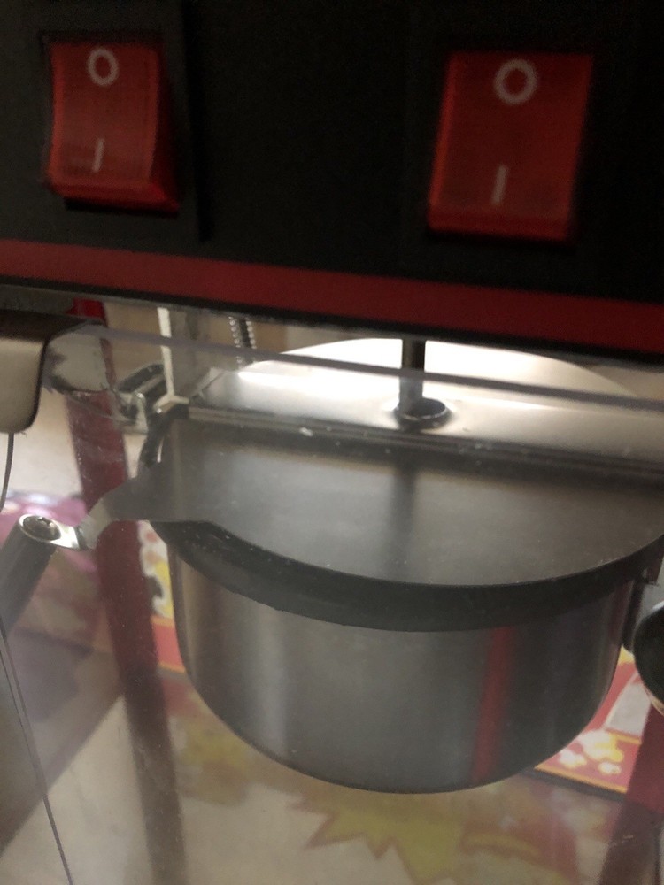 VINTAGE LIGHTLY USED POPCORN MACHINE WITH ACCESSORIES