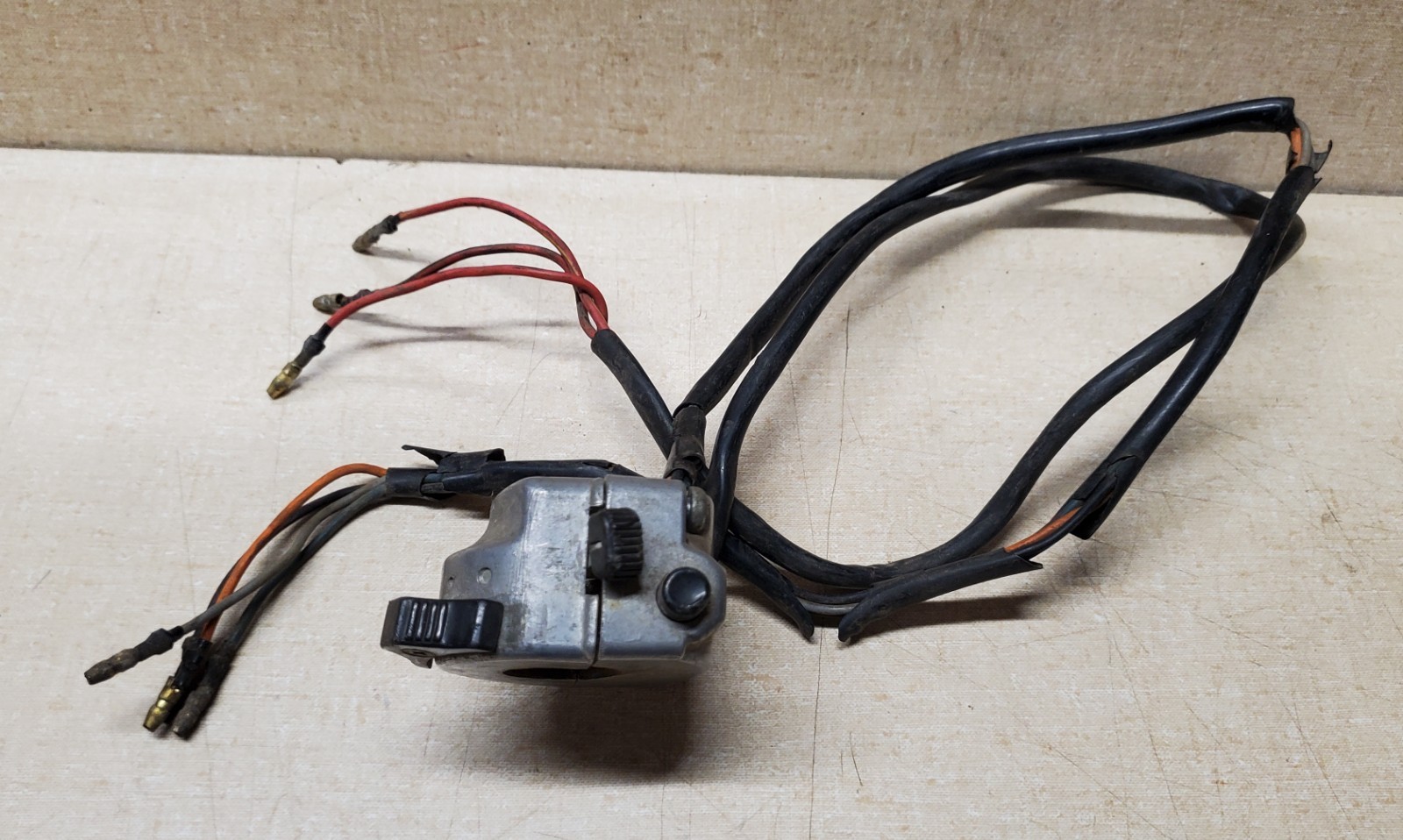 KAWASAKI 46077-015 LEFT HANDLEBAR SWITCH F6 125 1971 F7