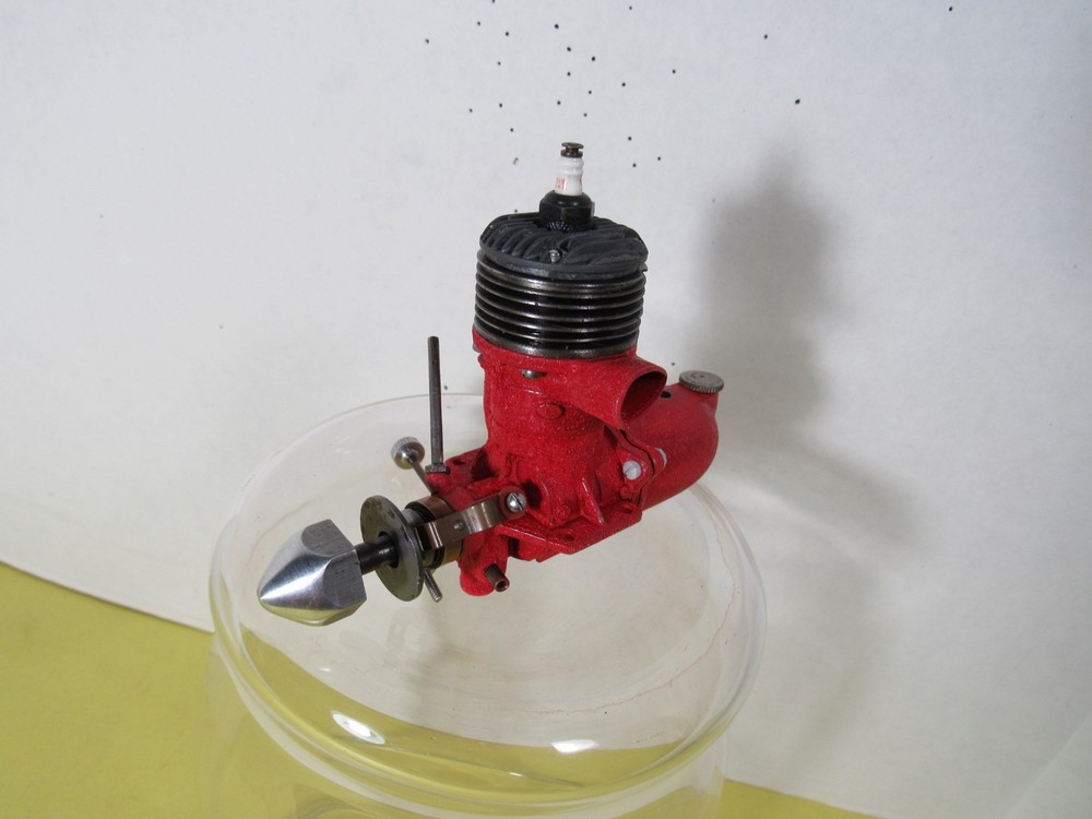 Gorgeous 1940 Atwood Phantom Bullet ignition model airplane engine