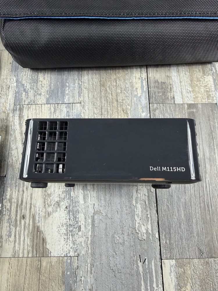 Dell M115HD LED DLP Mini Mobile Projector Bundle