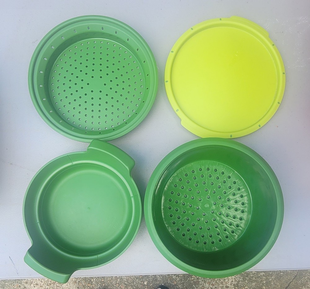 Tupperware Smart Steamer 4 Piece Set Green Microwave Steaming System.