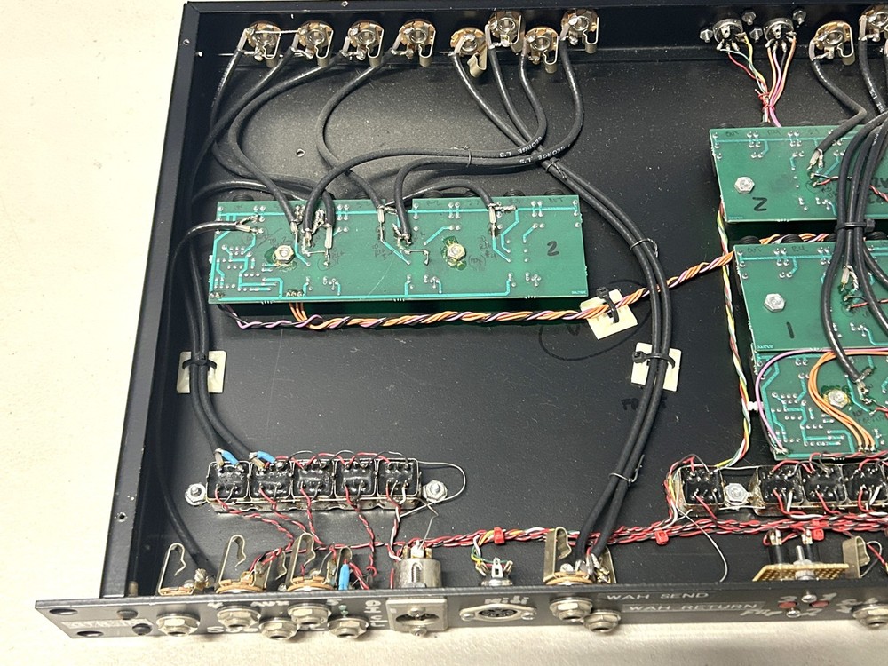 Custom Built Multi Amplifier Splitter Controller MIDI Iso Tranformers Axess Elec