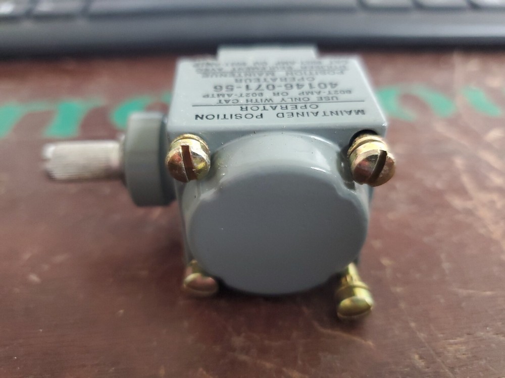 Allen Bradley 40146-071-56 Maintained Position Operator (TA15MS)