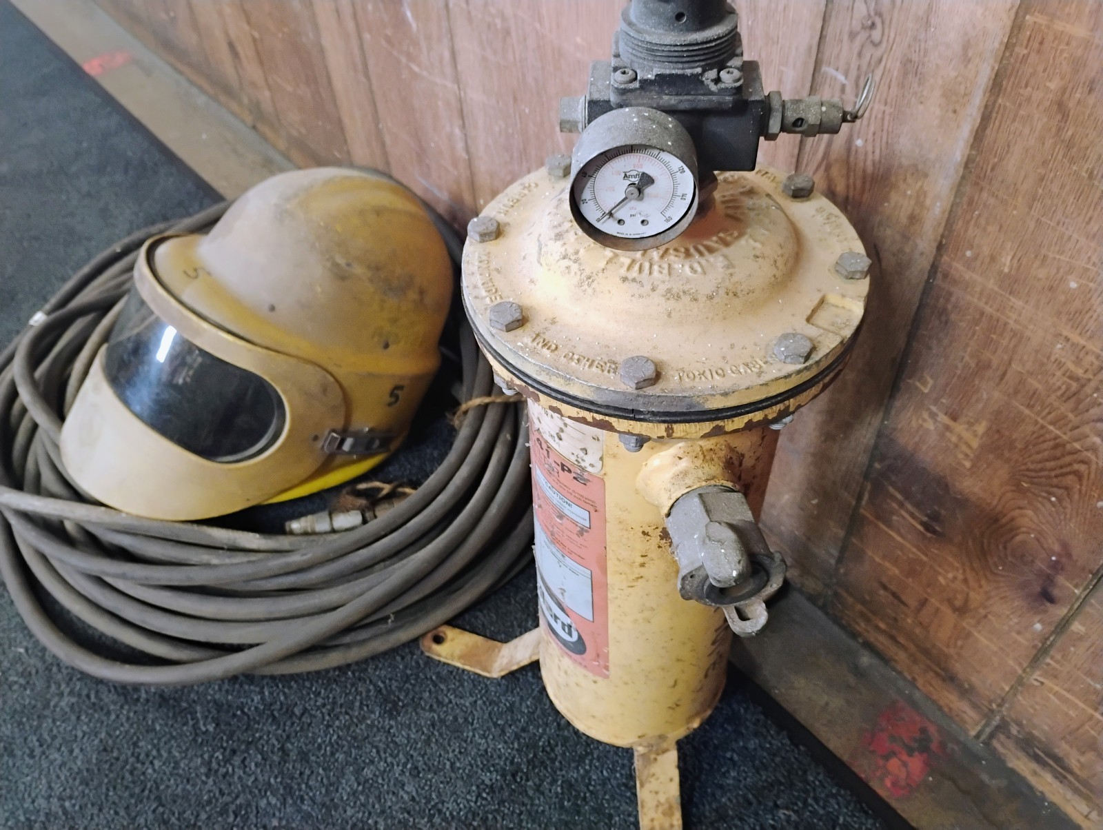 Sandblasting Hood Kit w/ Air Supply Hose & Bullard Air Filter Regulator