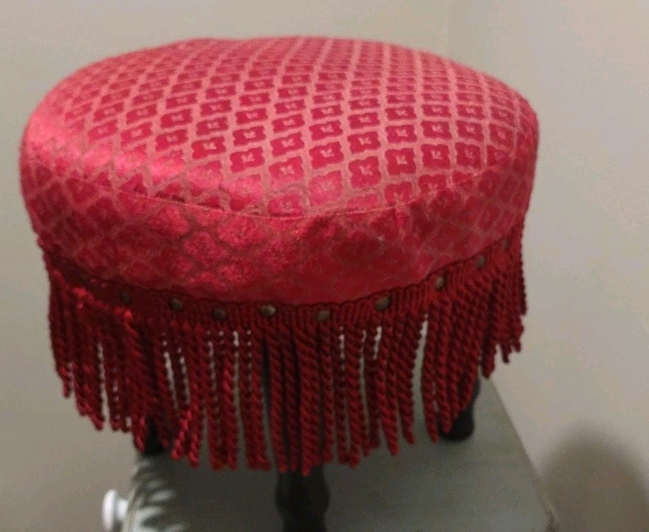 Round Red Victorian Footstool / Stool (RP-FS-19)
