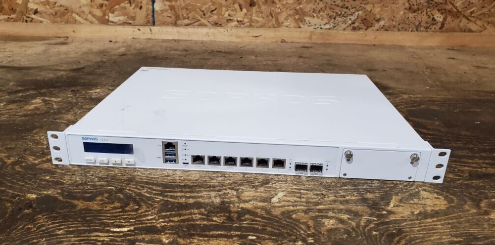 Sophos XG210 Rev3 Gigabit Security Firewall - Turns on